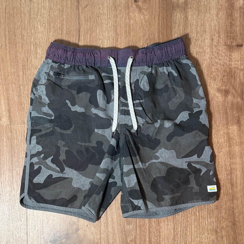 Vuori Men’s Camo Banks Short 7”